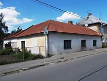 4 Rodinný dům 180 m², pozemek 571 m²fulnek - Jerlochovice, okres Nový Jičín Cena: 590 000 Kč Rodinný dům o vel.