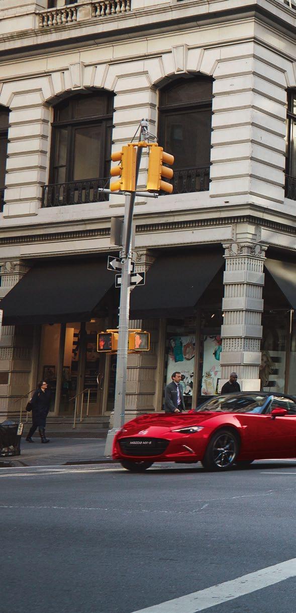 U S E D N Ě T E Z A V O L A N T Vůz Mazda MX-5 je laděn ve stylu strhujícího designu KODO: Duše v pohybu, který svým tvarovaným, přesto však jednoduchým