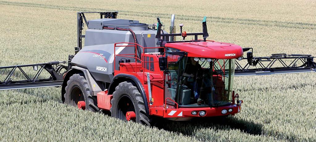 Horsch Leeb PT 270 na farmě rodiny Korousových 10 Rodina Korousových hospodaří na celkové výměře 900 ha orné půdy.