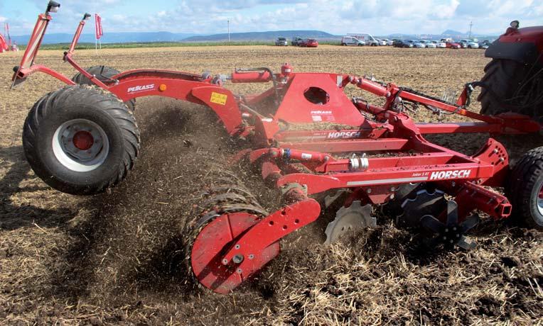 Talířový podmítač Horsch Joker 5 RT Classic je velmi žádaným strojem na rodinných farmách Radličkový kypřič Horsch Terrano 5 FM ve spojení s