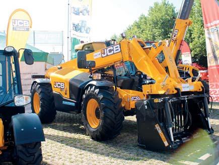 OBSAH 4 Země živitelka 2016 pohledem produktových manažerů 6 Oleje od Pekassu na výbornou 8 Komunální technika v Havlíčkově Brodě 10 HORSCH LEEB na rodinné farmě Vážení přátelé, vážení zákazníci, je