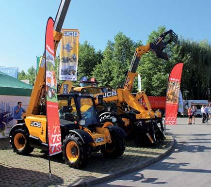 JCB 541-70 AgriPRO má zcela novou duální převodovku DualTechVT 5 VÝSTAVA Novinkou byl teleskopický manipulátor JCB 541-70