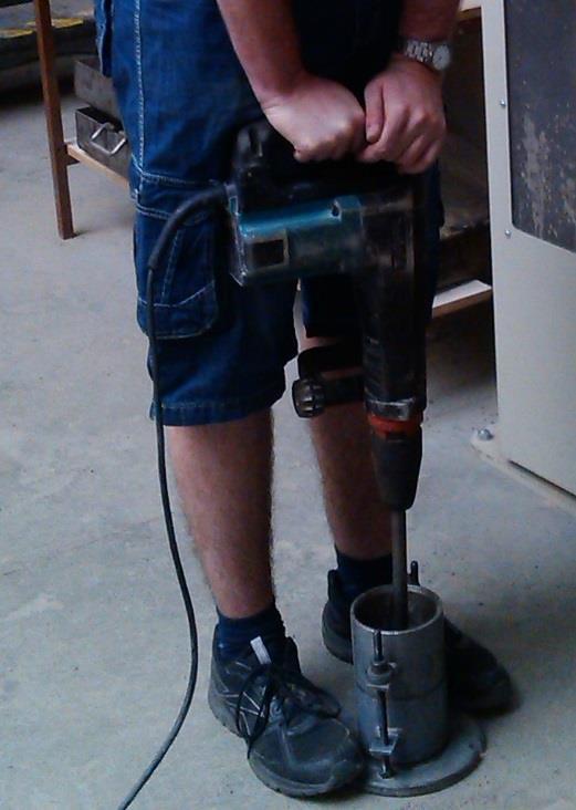 Hodnoty suché objemové hmotnosti získané ze série stanovení se vynesou jako souřadnice na ose y a odpovídající vlhkost na ose x.