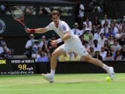 TENIS Hrajte Wimbledon! Tradice, noblesa, hrdost. To je Wimbledon, nejslavnìjší tenisový turnaj planety. Loni si ho posedmé podmanil Roger Federer.