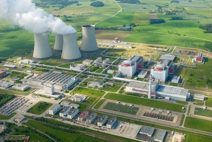 Jederná energetika v České republice Elektrárna Temelín Dva tlakovodní reaktory VVER-1000 (typ V-320). Výkon jednoho bloku je 981 MWe.