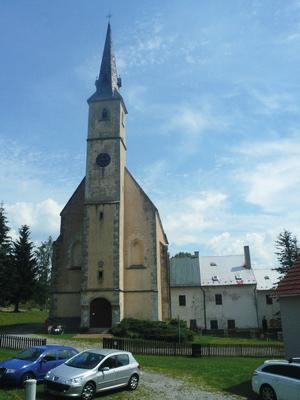 Šumavské kostelíky X Přední Výtoň Malá obec na pravém břehu dnešního jezera náležela k panství vyšebrodského kláštera. Původně zde byly kláštery poustevníků řádu sv. Pavla a sv.