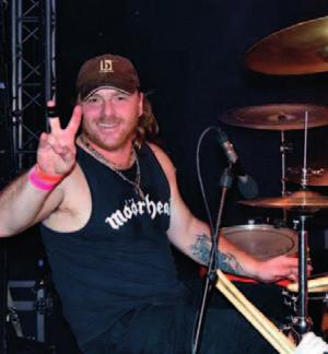 8 Panorama/Inzerce číslo 1 ročník 48 V práci lokomotivář, po šichtě bubeník v rockových kapelách Vítězslav Sargo Sargánek poukazuje na propojení muziky s dobročinností právě na příkladu festivalu