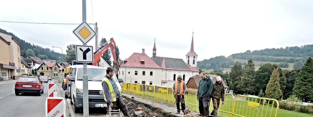 k hoření bytovce. Dílo provedla firma KrVaK Horní Branná. Na jaře zde budou ještě vyměněny vodovodní přípojky do jednotlivých budov.