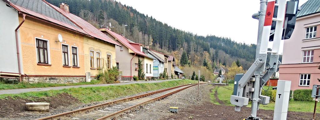 Po nemalém úsilí se městu přece jen podařilo vyhnat železničáře pryč s nevzhledným plechovým technologickým domkem od přejezdu nad náměstím