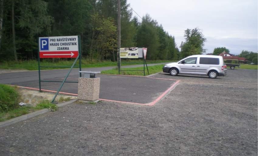 Parkování Parkoviště se nachází pod hradním kopcem 500 m od zříceniny.