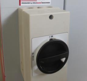 15.2 Operating 15.2.1 Main power switch If you want to press the main switch, the EMERGENCY STOP switch must be in the open state. 15.2.2 Turn on the main saw blade To turn the main saw blade, press the left white button on the control panel.