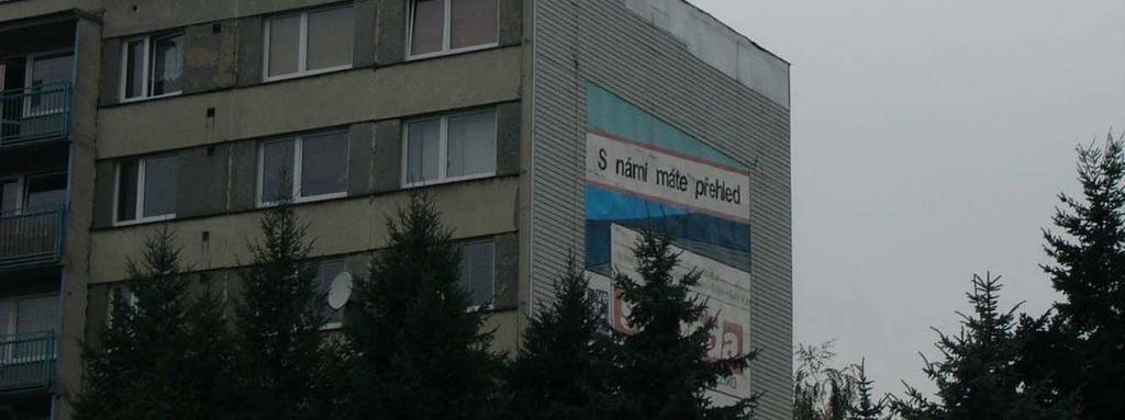 Přenos dat z kamery je přes bezdrátový spoj 5,8 GHz na RB K.Sliwky 49 a dále přes optický převodník na služebnu MPK do serverovny. Kamera monitoruje prostor roh ulic tř. 17.