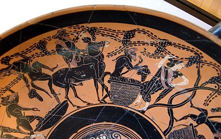 Kat. č.: VII/4 Objekt: attická černofigurová amfora Autor: malíř Exekiás Datace: 530-525 př. n. l.