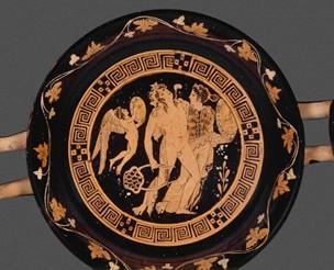 Ariadné je oděná do dlouhého roucha, objímá Dionýsa okolo ramen. Vlasy má sepnuté do drdolu a ozdobené korunkou. Umístění: The British Museum, London Kat. č.