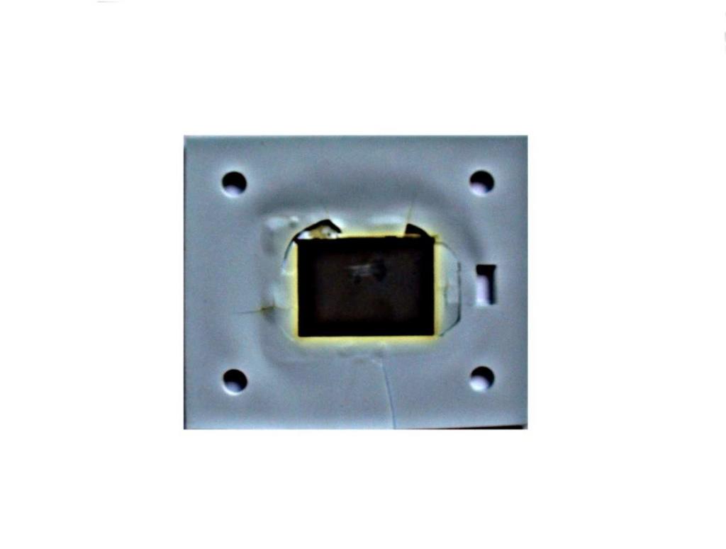 25 5.2 Nahrazení keramického deformačního členu kovovou fólií V tomto návrhu byla vyzkoušena kovové fólie jako deformační prvek senzoru.