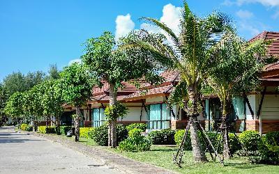 Kacha Resort Popis Ko Chang Kacha Resort má ideální polohu uprostřed White Sand Beach, která je centrem všeho dění na ostrově Ko Chang.