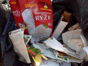 Papír byl zastoupen ve vzorku 2,4 %.