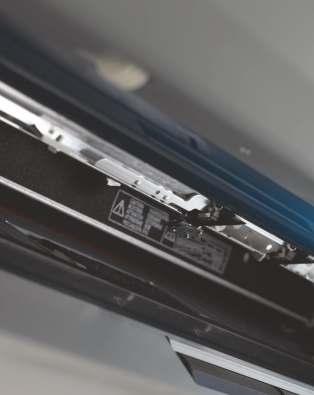 To znamená, že není nutné nastavovat délku papíru předem. Zařízení MP W7100SP / W8140SP samo délku rozpozná a provede řez automaticky.
