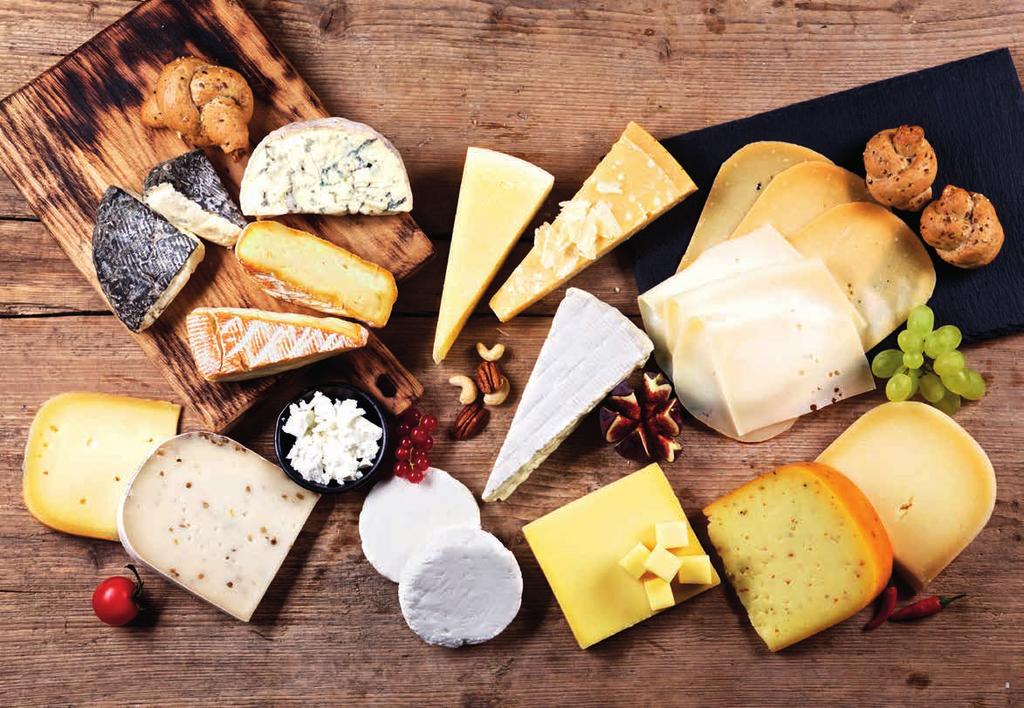 VÁNOCE S CHUTÍ SÝRŮ Z CELÉ EVROPY Fourme d Ambert za 32,90 Kč Pecorino Romano DOP 47% výseč