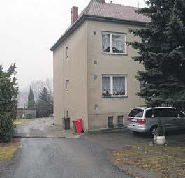 - V klidné atraktivní lokalitě Drnovic nabízíme byt v OV 3+1 se zahrádkou 734 518 953 Vyškov Udržovaný DR byt 2+1 v blízkosti centra s oplocenou zahr za domem,