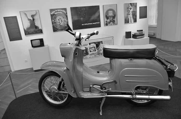 Výstavy Motocykl Simson Schwalbe (foto J.