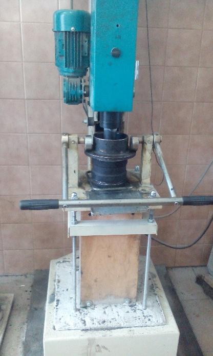 Příprava zkušebních těles Válcová zkušební tělesa o tloušťce od 30 mm do 75 mm a jmenovitého průměru 80 mm, 100 mm, 120 mm, 150 mm nebo 200 mm.