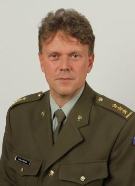 6 Zpravodaj vojenského zdravotnictví č. 4/2015 Post ředitele odboru vojenského zdravotnictví Sekce podpory Ministerstva obrany zastával v období od července 2013 do ledna 2016 plukovník gšt. MUDr.