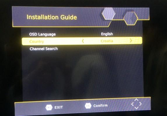 4. Instalace a provoz Indikátor stavu baterie a nabíjení: zobrazuje přibližný stav baterie, v režimu TV je vidět stále. Po připojení HDMI je vidět pouze při zapnutí menu.