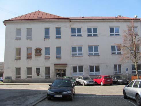 1. Objekt bývalé občanské záložny (nyní GE Money Bank), nám. Republiky 68, ZR 1, z roku 1937-38, Ing.arch. Eduard Žáček, stavitel Ferdinand Kubálek a Jan Mašek 2.