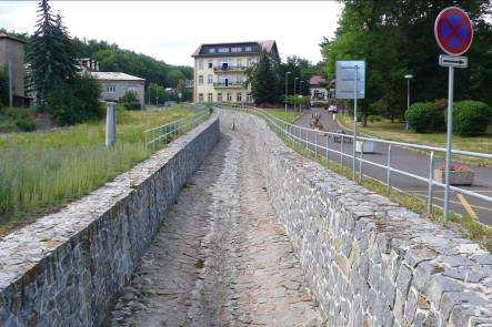 Revitalizaci potoka provedl státní vodohospodářský úřad (obdoba podniků Povodí v ČR), ovšem ve spolupráci a za finanční účasti města Bad Staffelstein.