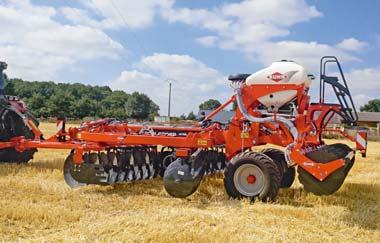 Zatížení přední nápravy traktoru musí činit minimálně 20% pohotovostní hmotnosti traktoru.