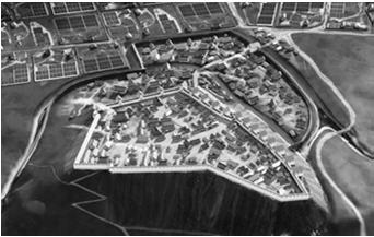 příklad: dendritic central place system v původu exploativní zaměřený na koloniální a neo koloniální společnosti využívané společnosti nijak neprofitují v archeologické aplikaci: podobné systémy v