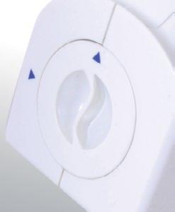 BEDIENUNGSANLEITUNG Küchenmaschine R100 1 8 2 3 4 ALLGEMEINE BESCHREIBUNG 1. Lockerungstaste für Schneebesen und Knethacken 2. Schalter und Drehgeschwindigkeitsregulierung (5 Stufe) 3.