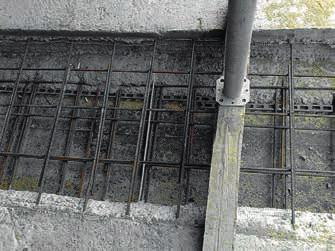 Stejně tak jako vnitřní systémy stavby 7) včetně kovových částí její elektroinstalace (např.