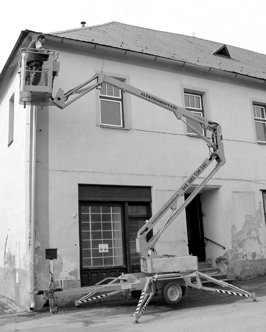 80 cm a výšce 165 cm (nap íklad standardní dve e o ší ce 80 cm). Využití najde i všude tam, kde je neekonomické velkým bagrem kopat výkop malých rozm r.