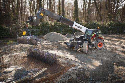 6.3.8 Teleskopický manipulátor Bobcat TL 3465 HF Teleskopický manipulátor je vícefunkční stroj.