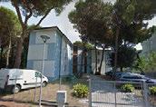 60 residence PINET () Elegantní třípatrová residence leží cca 100 m od centra a 400 m od pláže, v oploceném areálu ve stínu vzrostlých pinií.