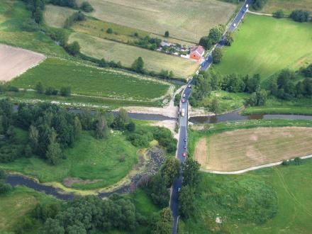 3. VÝSLEDKY 3.1. VEDENÍ TRASY KORYTA TOKU Upravenost trasy koryta je patrně nejzjevnějším indikátorem provedených úprav vodních toků v krajině.