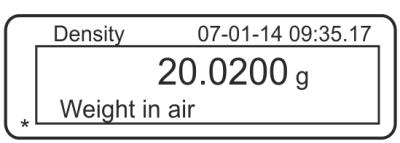 Vzorek pevného tělesa vložte do horní misky na vzorky, viz obr. 1, kap. 5.1.2. Počkejte, až se zobrazí ukazatel stabilizace [ ], pak převezměte hodnotu hmotnosti stisknutím tlačítka PRINT.