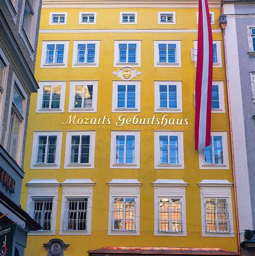 Salcburskou kartou vstup bez karty: 11,-- EUR Rodný dům W.A. Mozarta Dům v Getreidegasse, ve kterém se Mozart dne 27. 1. 1756 narodil.