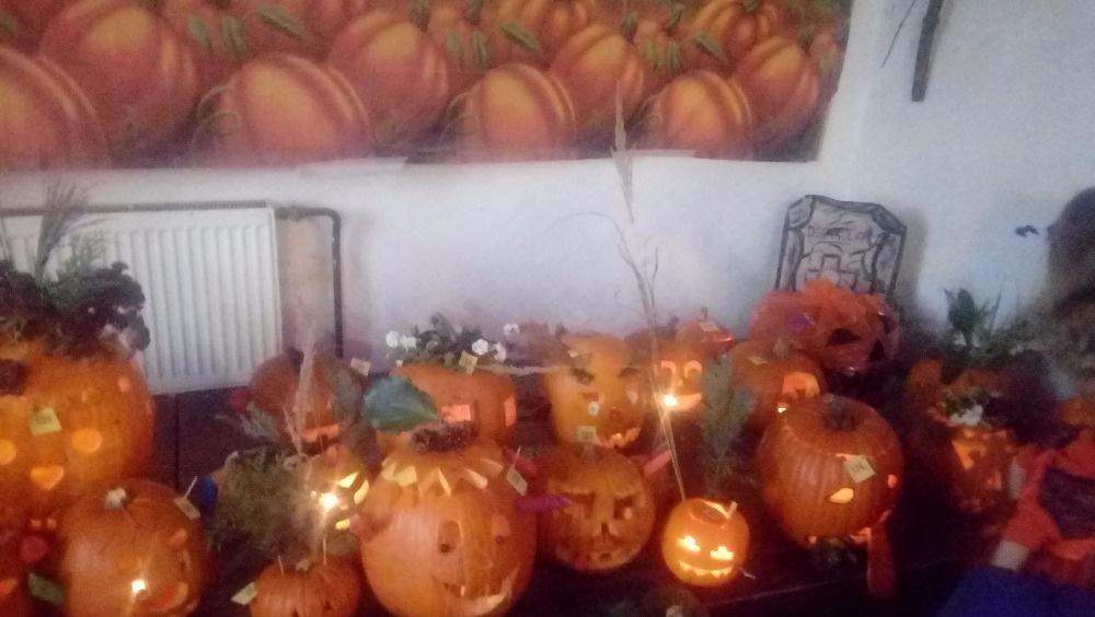 Děti se však nejvíce těšily na to, jak bude letos vypadat Mikuláš, andělé a ostatní pekelníci. Některé děti se strachovaly.