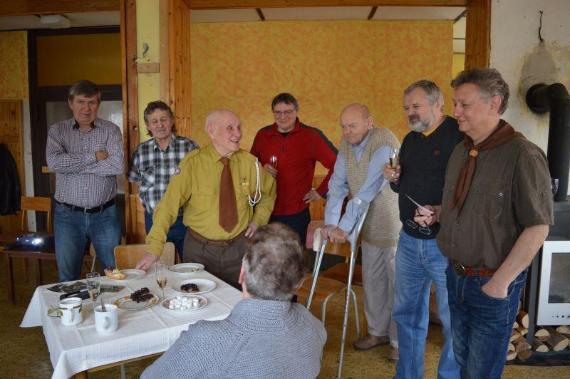 Jedním z důvodů setkání bylo také významné životní jubileum vedoucího těchto táborů, Otakara Volejníka Mauglího, který v těchto dnech oslavil 90 let.