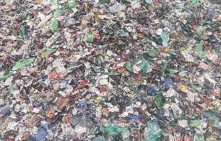 Třídění odpadu má smysl, recyklovatelné je téměř vše Recyklování odpadu se pomalu ale jistě stává samozřejmou součástí našich životů. Modrá pro papír, žlutá pro plast, zelená prosklo.