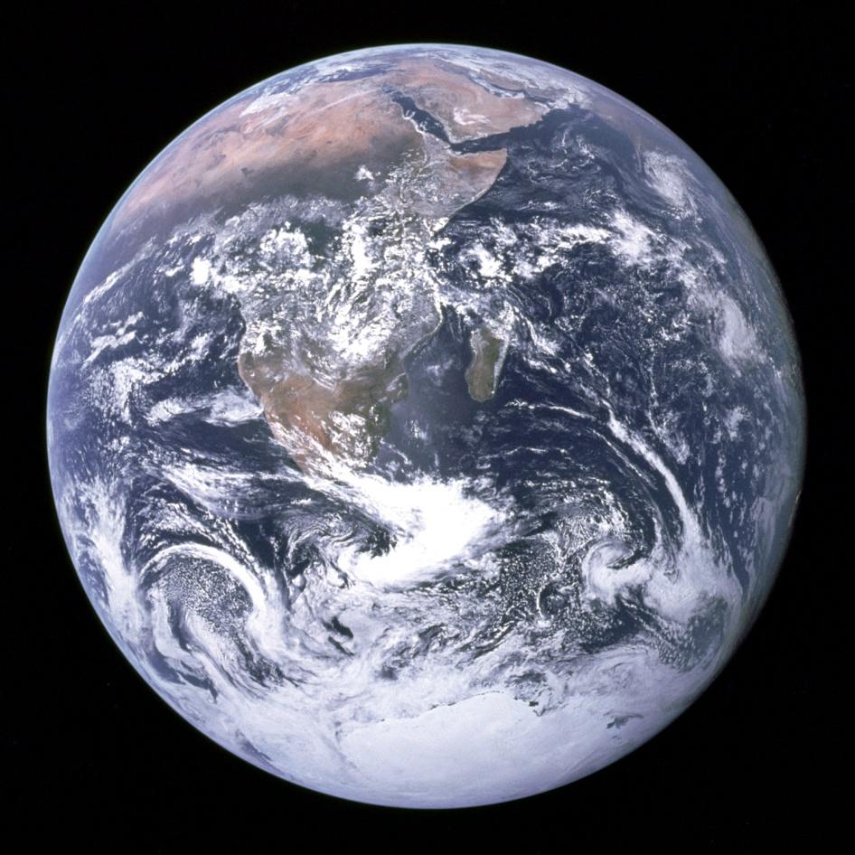 Tvar Země Geoid Rotační elipsoid; rotace rovníkový průměr o 43 km větší