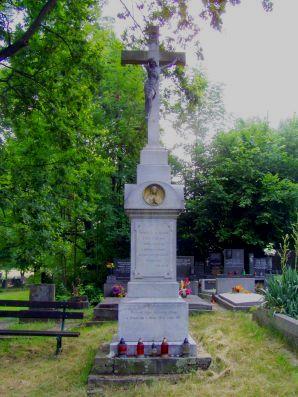 KŘÍŽ Autor: neznámý Rok: 1911 Místo: obecní hřbitov u kostela sv.