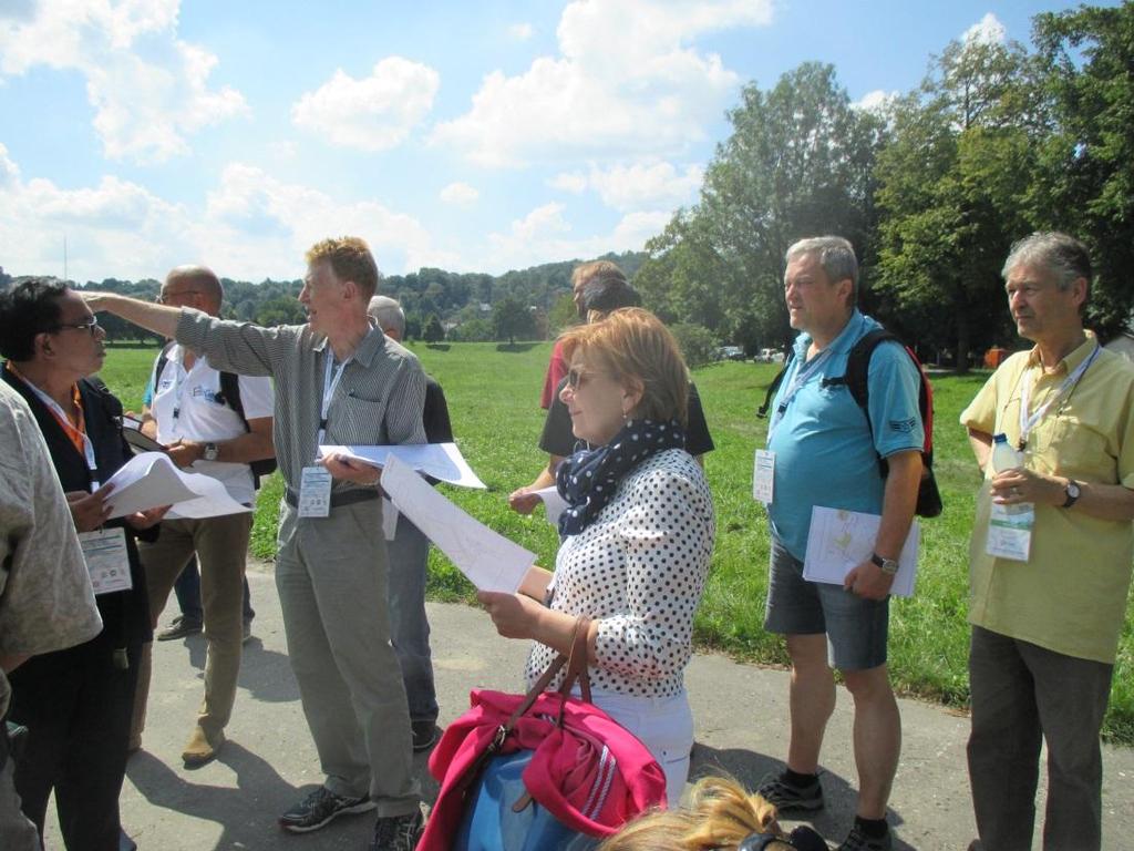 Pozorování Základní dovednost geografického zjišťování Pozorováním poznáváme krajinu kolem nás a procesy, které se v ní odehrávají Pro