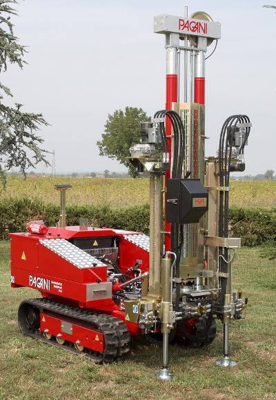 1.1. VÝVOJ STATICKÉ PENETRAČNÍ ZKOUŠKY 14 Obr. 1.3: Moderní penetrační souprava Pagani TG63-150 s tlačnou silou 150 kn (www.pagani-geotechnical.