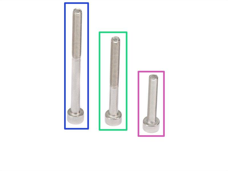 Step 32 Upevnění Extruderu Pro následující krok si prosím připravte: Šroub M3x40 (1x) Šroub M3x30 (1x) Šroub M3x18 (1x) Připevněte extruder na