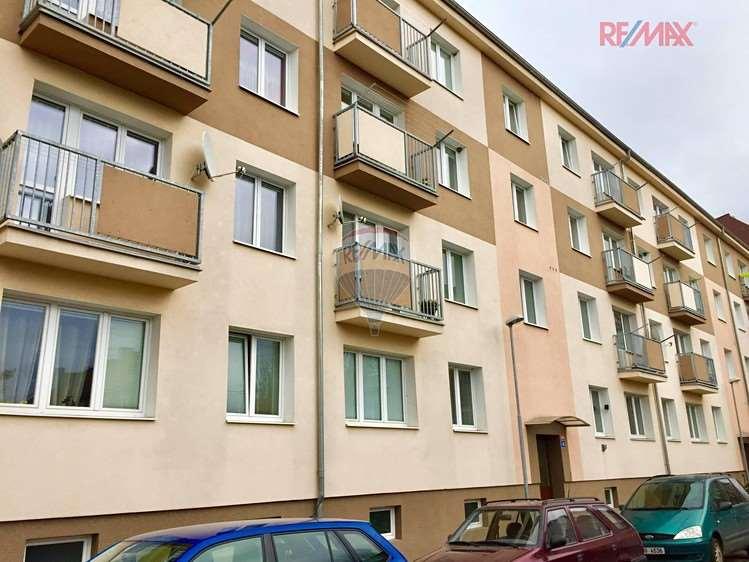 Srovnávané nemovitosti 1. Identifikace Záznam o prodeji srovnávané nemovitosti č. 1 Prodej, Byt, 47 m 2, Husova, Duchcov, okres Teplice Celková cena: 699.