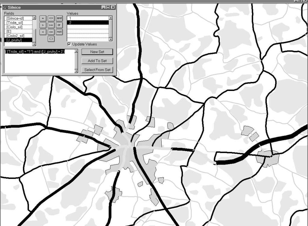 Úvod do geografických informa ních systém Jednotlivé innosti v GIS Kombinovat lze samoz ejm dále - najdi sídla, která jsou ve vzdálenosti do 5 km od dálnice, mají mén než 50000